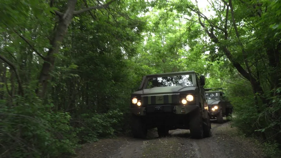 Véhicule Terrain Zastava NTV — Fiable dans Diverses Conditions de Terrain